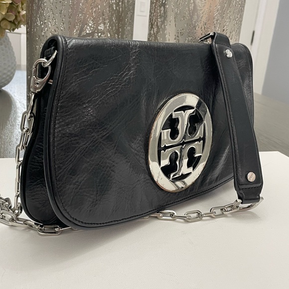 Tory Burch Black Leather Shoulder Bag with Silver Logo - Picture 3 of 12